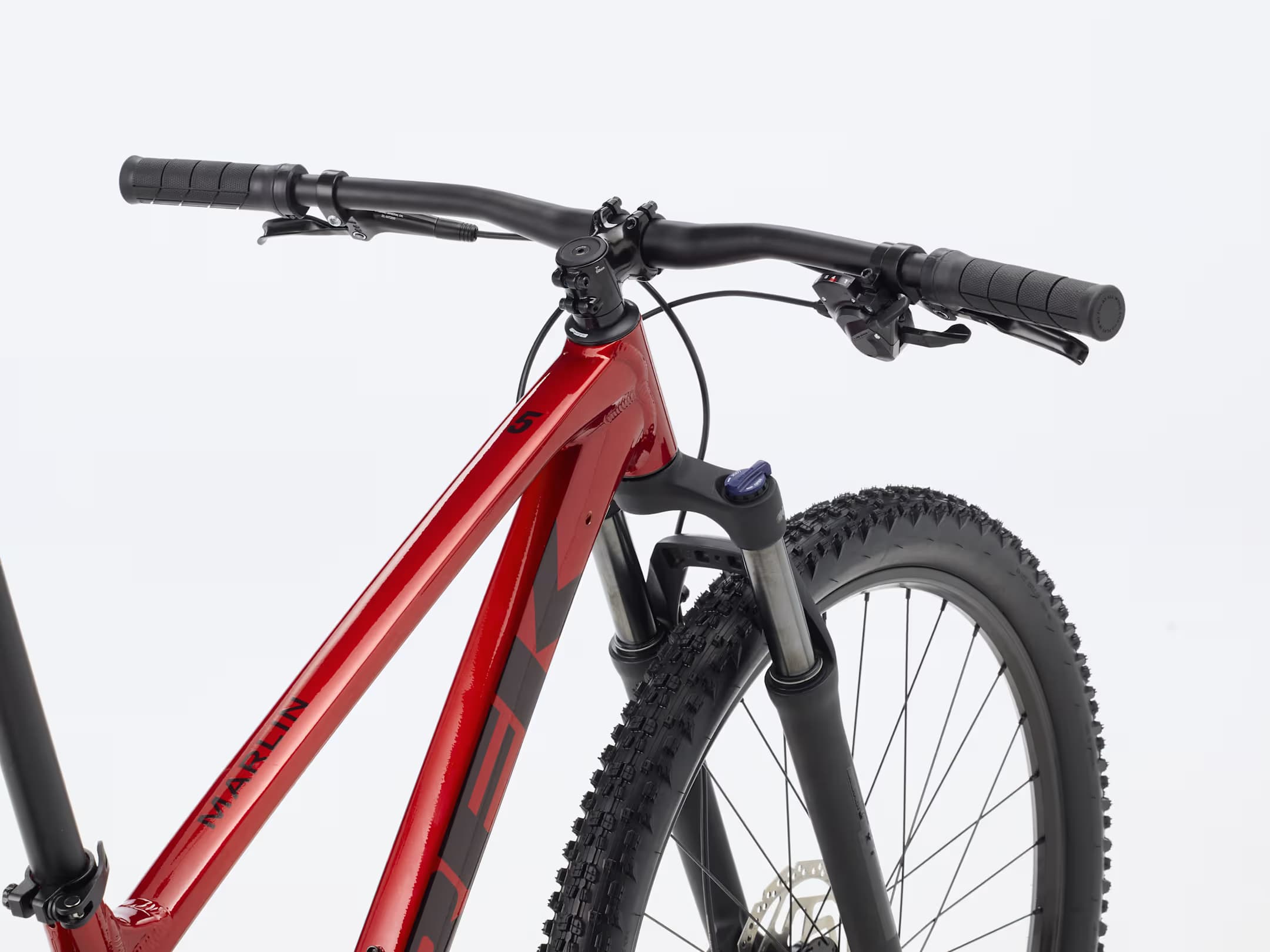 M / RED 3